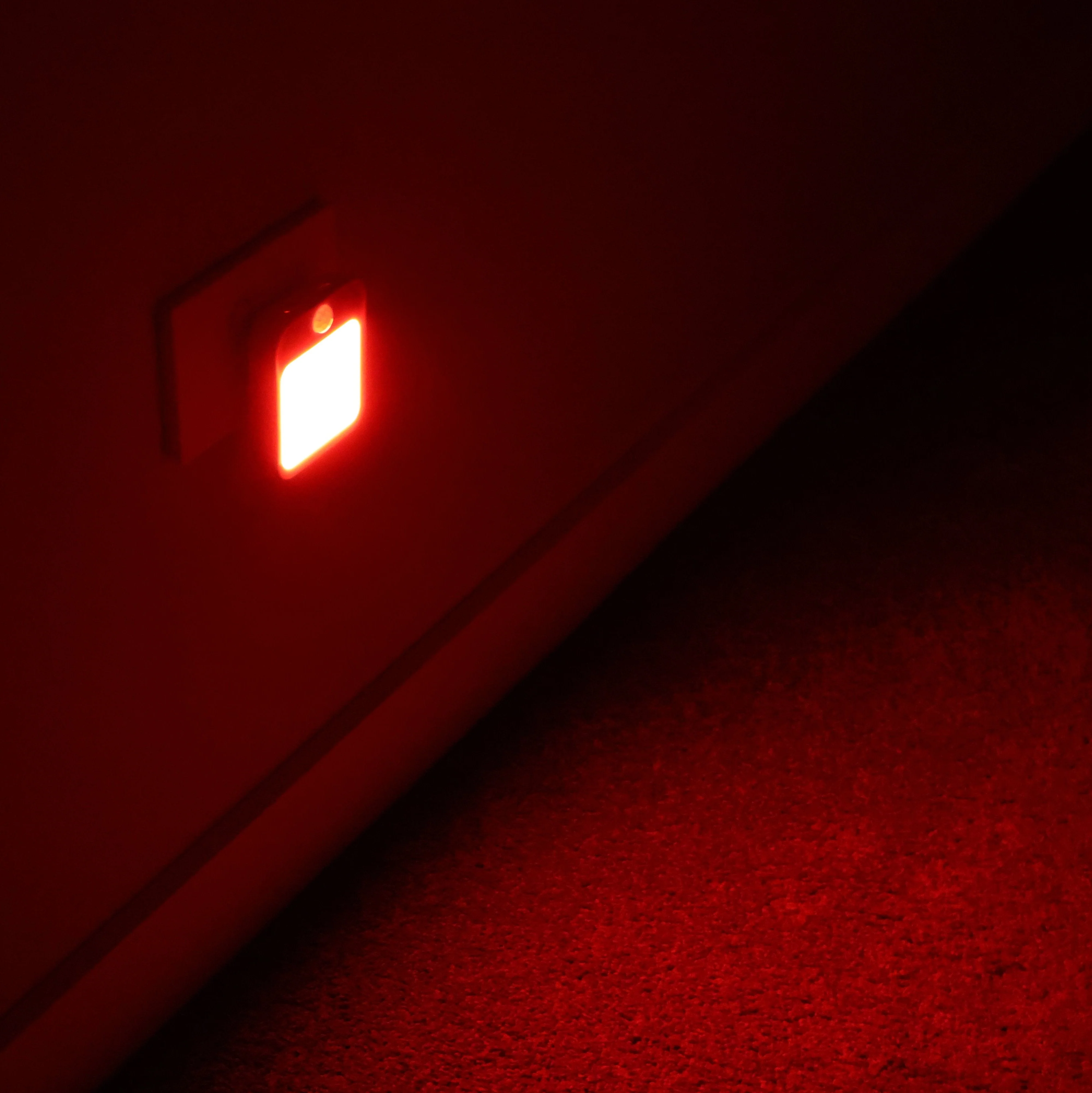 Twilight Deluxe Plugin Red Night Light - Image 5